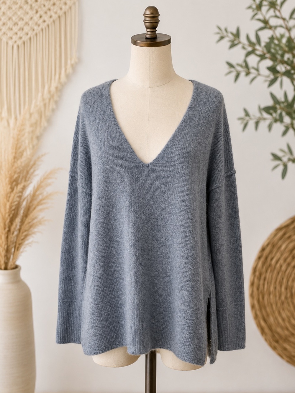 360Cashmere 100% Cashmere Blue V-Neck Sweater Size S Soft Knit Pullover